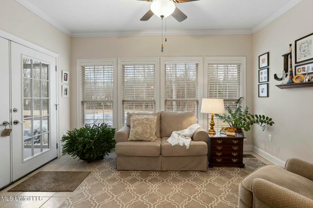 4 Greenhead Lane, Raymond, MS 39154