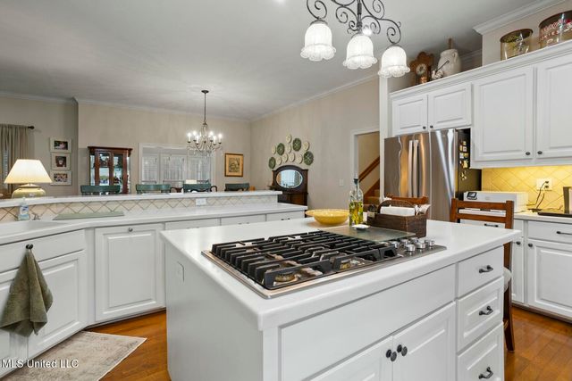 4 Greenhead Lane, Raymond, MS 39154