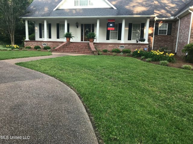 4 Greenhead Lane, Raymond, MS 39154