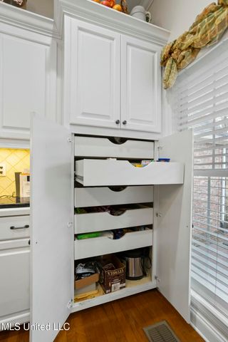 4 Greenhead Lane, Raymond, MS 39154
