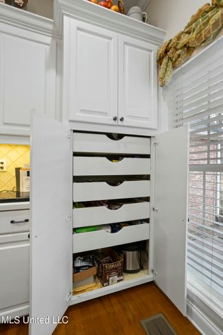 4 Greenhead Lane, Raymond, MS 39154