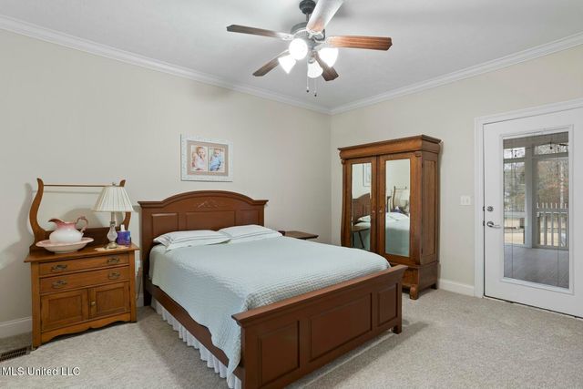 4 Greenhead Lane, Raymond, MS 39154