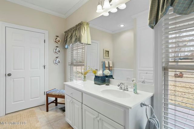 4 Greenhead Lane, Raymond, MS 39154