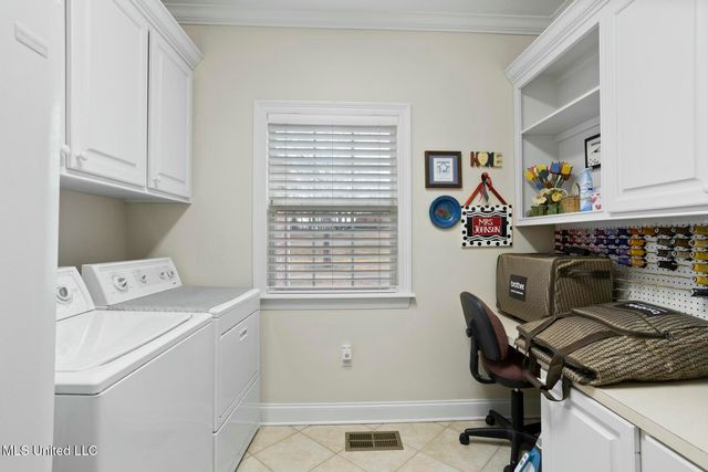 4 Greenhead Lane, Raymond, MS 39154