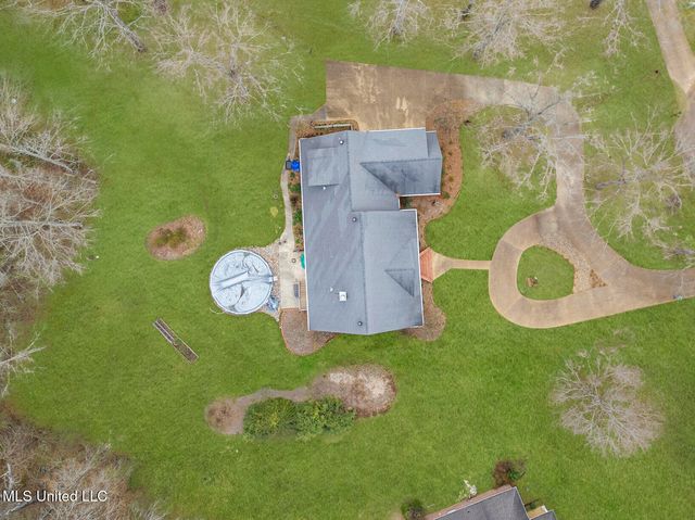 4 Greenhead Lane, Raymond, MS 39154