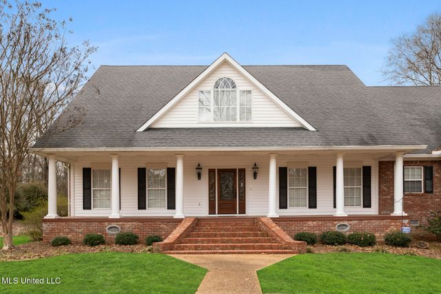 4 Greenhead Lane, Raymond, MS 39154