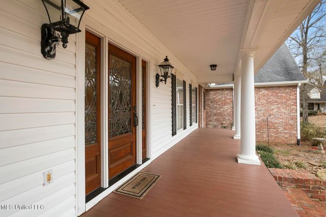 4 Greenhead Lane, Raymond, MS 39154