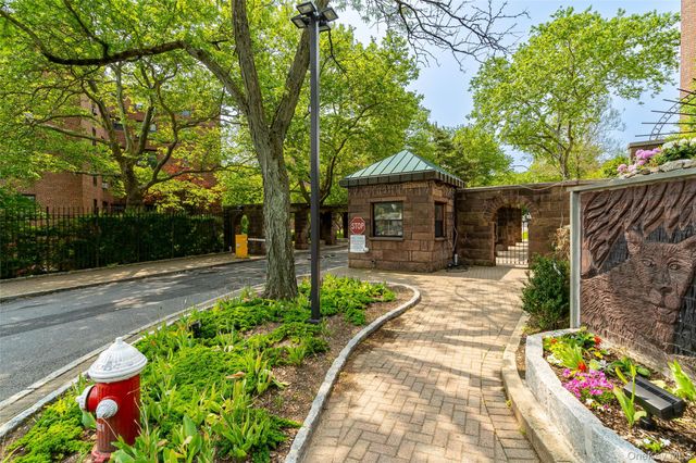 98 Pearsall Drive 1A, Mount Vernon, NY 10552