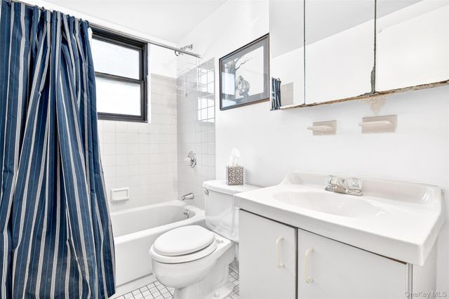 98 Pearsall Drive 1A, Mount Vernon, NY 10552