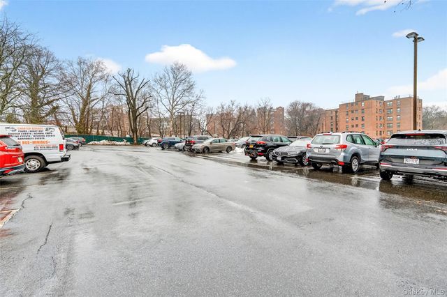 98 Pearsall Drive 1A, Mount Vernon, NY 10552