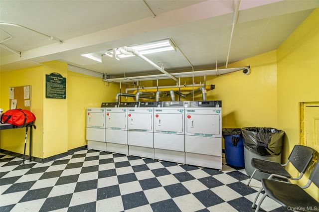 98 Pearsall Drive 1A, Mount Vernon, NY 10552