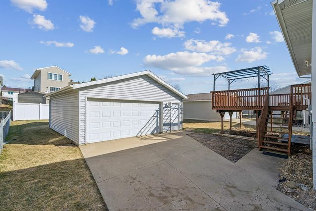 4034 Mark Drive, Waterloo, IA 50701