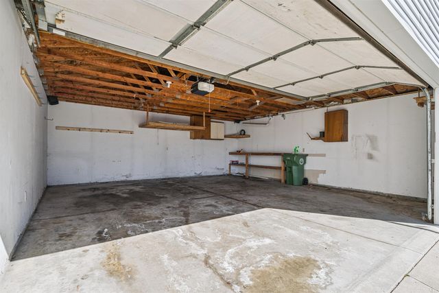 4034 Mark Drive, Waterloo, IA 50701