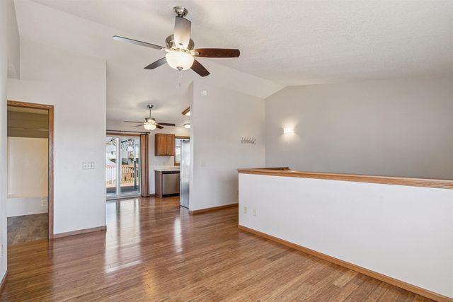 4034 Mark Drive, Waterloo, IA 50701