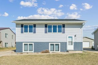 4034 Mark Drive, Waterloo, IA 50701