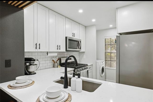 11404 Walnut Ridge DR 10, Austin, TX 78753
