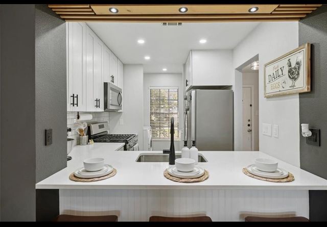 11404 Walnut Ridge DR 10, Austin, TX 78753