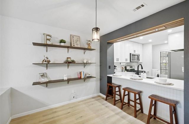11404 Walnut Ridge DR 10, Austin, TX 78753