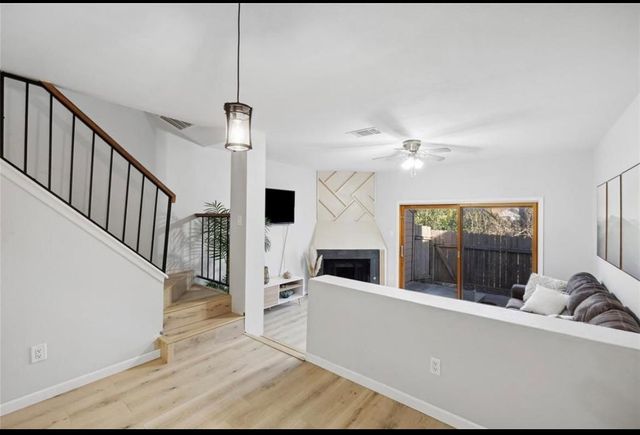 11404 Walnut Ridge DR 10, Austin, TX 78753