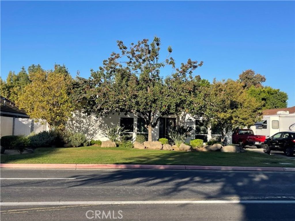 604 N Schnoor, Madera, CA 93637