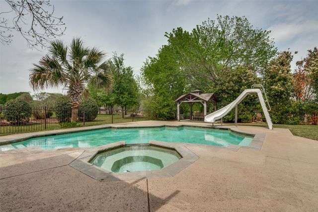 2032 Cains Lane, Mansfield, TX 76063