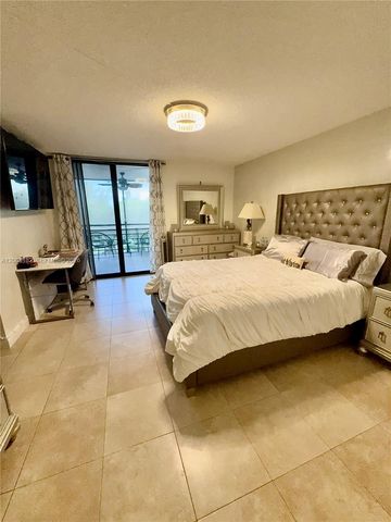 20381 NE 30th Ave 320-7, Aventura, FL 33180