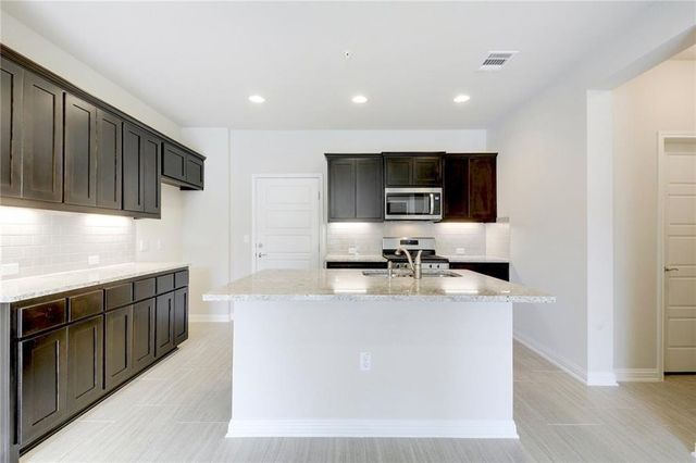13800 Lyndhurst ST 304, Austin, TX 78717