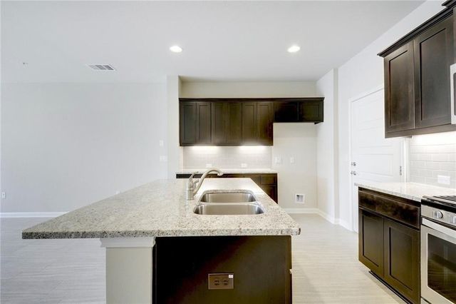 13800 Lyndhurst ST 304, Austin, TX 78717