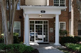 8041 Allyns Landing Way 203, Raleigh, NC 27615