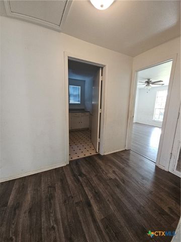 1001 S 29th Street, Temple, TX 76504