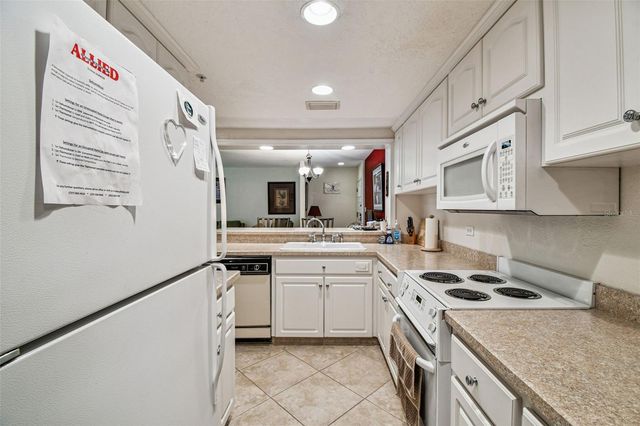 36750 US HIGHWAY 19 N 03106, Palm Harbor, FL 34684