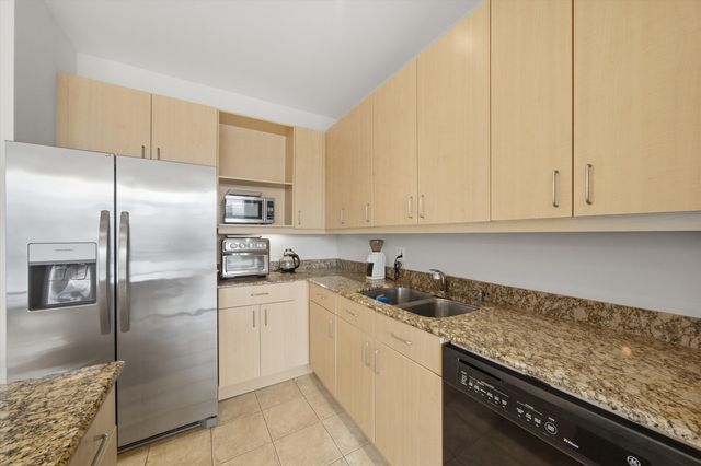 737 W Washington Boulevard 3406, Chicago, IL 60661