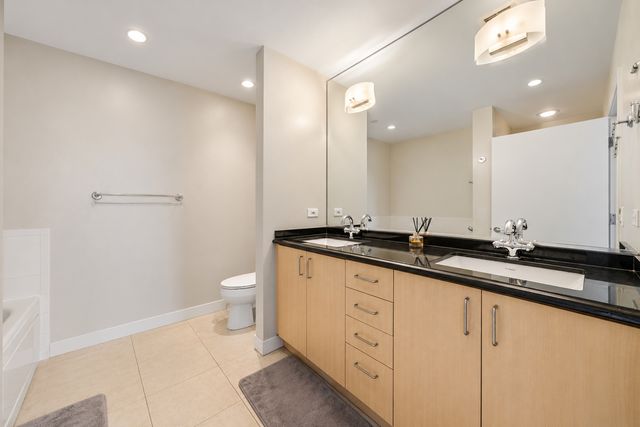 737 W Washington Boulevard 3406, Chicago, IL 60661