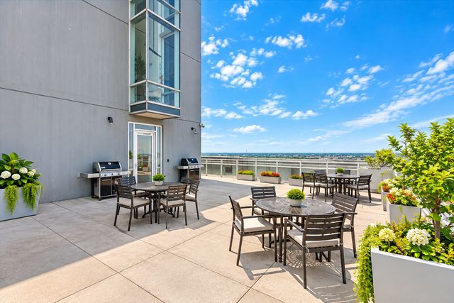 737 W Washington Boulevard 3406, Chicago, IL 60661