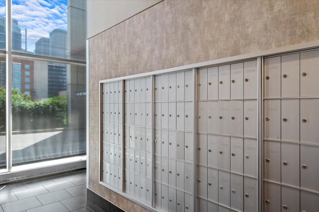 737 W Washington Boulevard 3406, Chicago, IL 60661