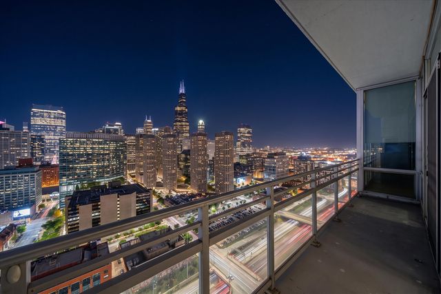 737 W Washington Boulevard 3406, Chicago, IL 60661