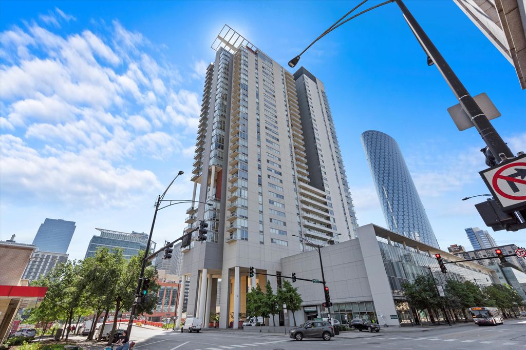 737 W Washington Boulevard 3406, Chicago, IL 60661