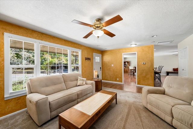 14384 Penn Rd, Grass Valley, CA 95949