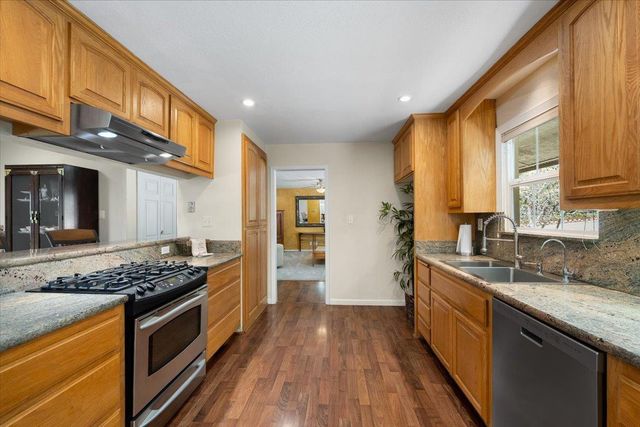 14384 Penn Rd, Grass Valley, CA 95949