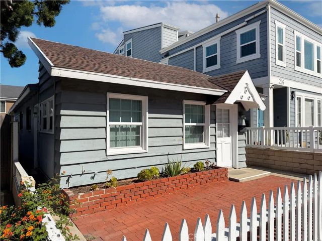 207 38th Street, Newport Beach, CA 92663