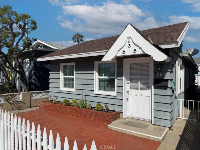 207 38th Street, Newport Beach, CA 92663