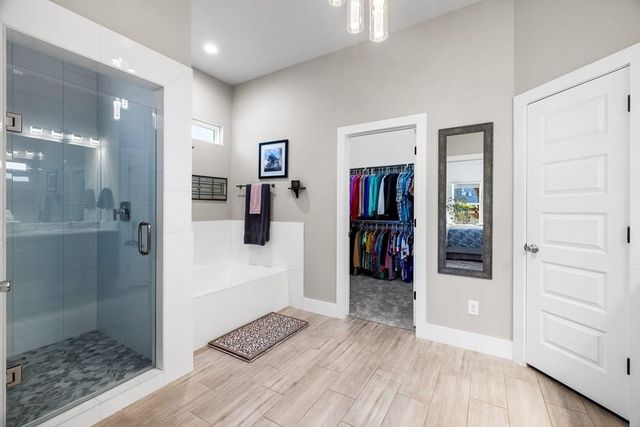 711 Chinkapin DR, Fredericksburg, TX 78624