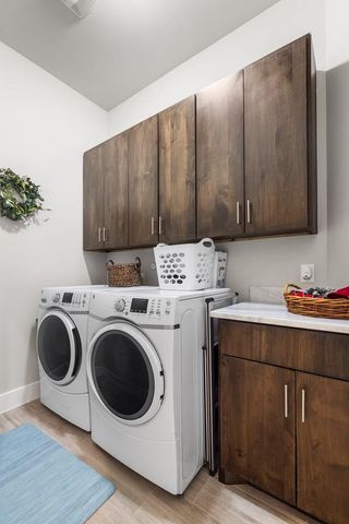 711 Chinkapin DR, Fredericksburg, TX 78624