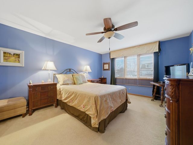 312 Brookdale Drive A, Bloomingdale, IL 60108