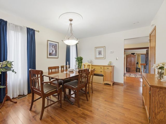 312 Brookdale Drive A, Bloomingdale, IL 60108
