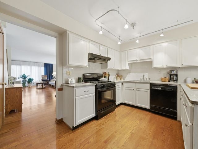 312 Brookdale Drive A, Bloomingdale, IL 60108