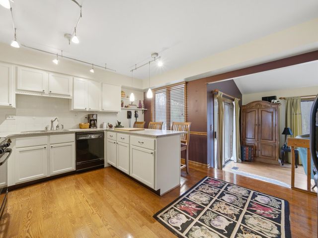 312 Brookdale Drive A, Bloomingdale, IL 60108