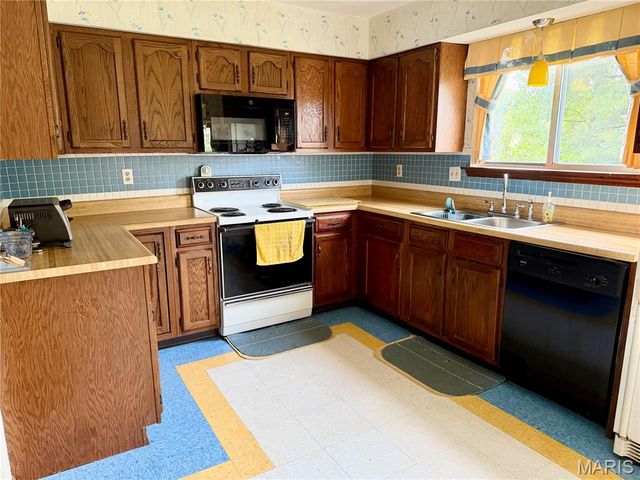 4162 Bugle Bend Drive, Florissant, MO 63034