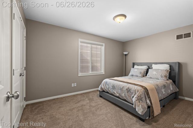 13826 Grandeur Avenue, Shelby Charter Township, MI 48315