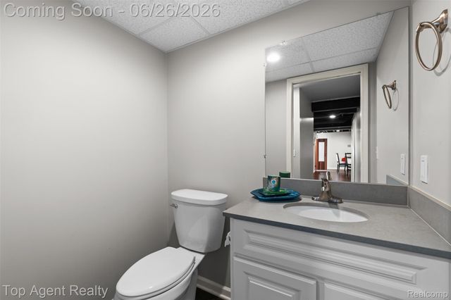13826 Grandeur Avenue, Shelby Charter Township, MI 48315